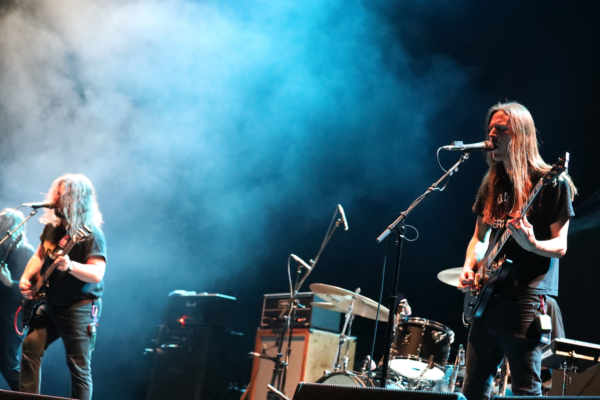 Elder live on tour